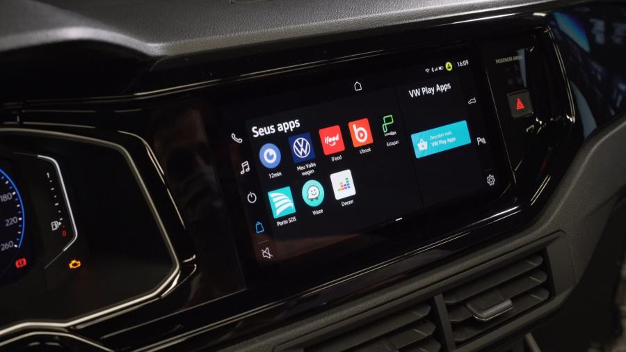 Панель приборов Volkswagen Nivus Highline 200 TSI Launching Edition 2020 года  (LA) (фото 28 из 40)